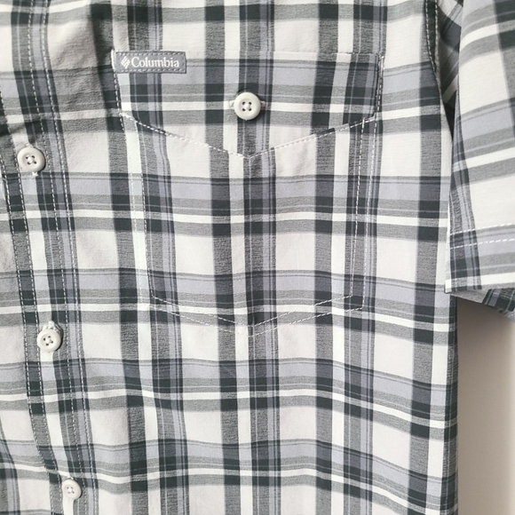 Columbia Gray Plaid Button Down Shirt Size Medium - Picture 2 of 9